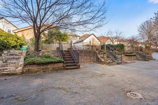 68-17 Groton Street, Forest Hills, NY 11375