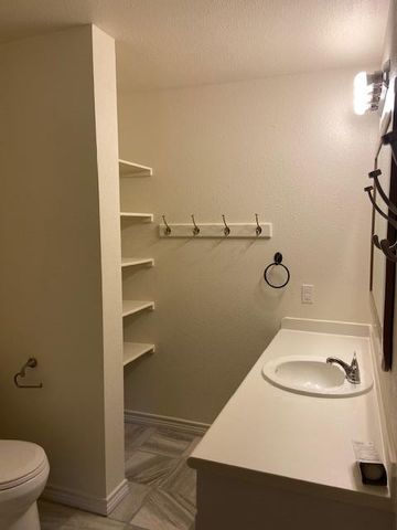 823 Monterrey ST, Lockhart, TX 78644