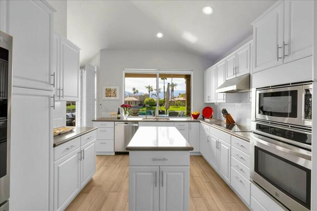 169 Lake Shore Drive, Rancho Mirage, CA 92270