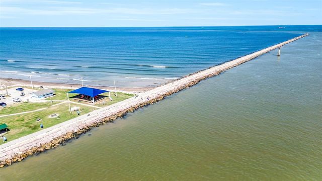 1018 Militia Drive, Surfside Beach, TX 77541