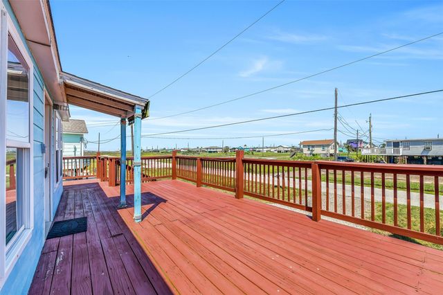 1018 Militia Drive, Surfside Beach, TX 77541