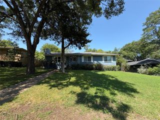 2523 Whitewood Drive, Dallas, TX 75233