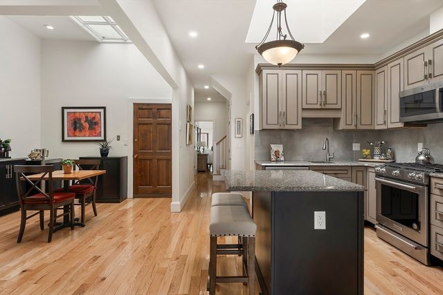 31 Bay State Rd 4, Boston, MA 02215