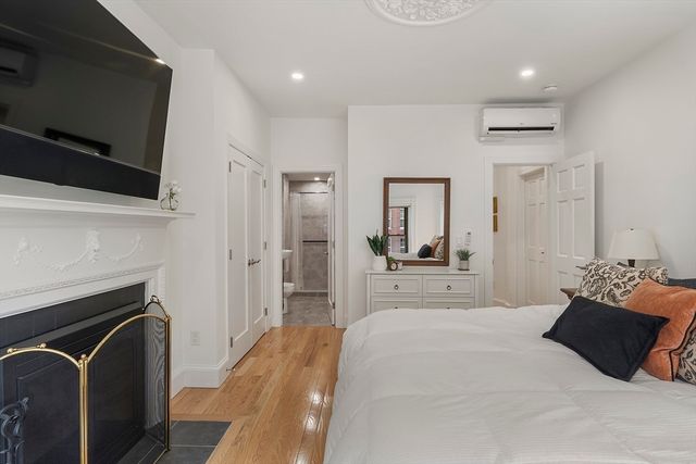 31 Bay State Rd 4, Boston, MA 02215