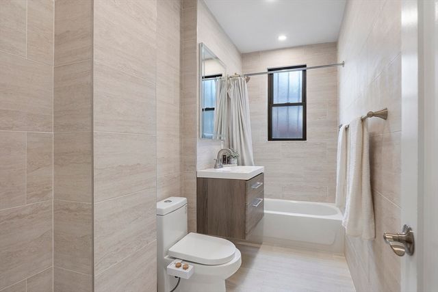 31 Bay State Rd 4, Boston, MA 02215