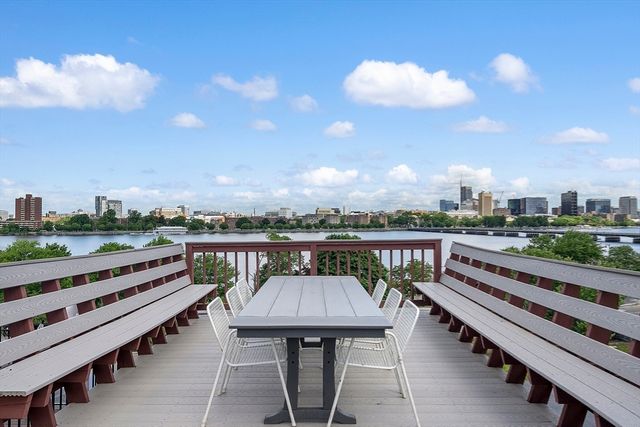 31 Bay State Rd 4, Boston, MA 02215