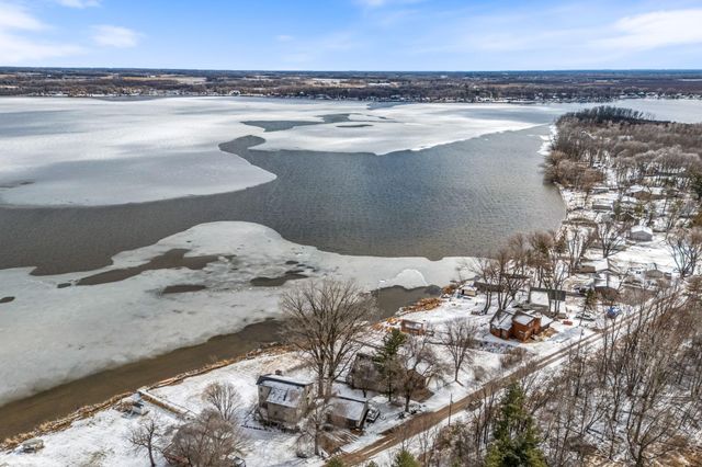 2358 Crest Way, Rush City, MN 55069