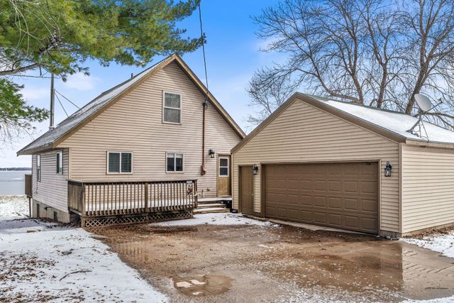 2358 Crest Way, Rush City, MN 55069