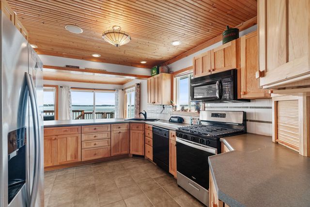 2358 Crest Way, Rush City, MN 55069