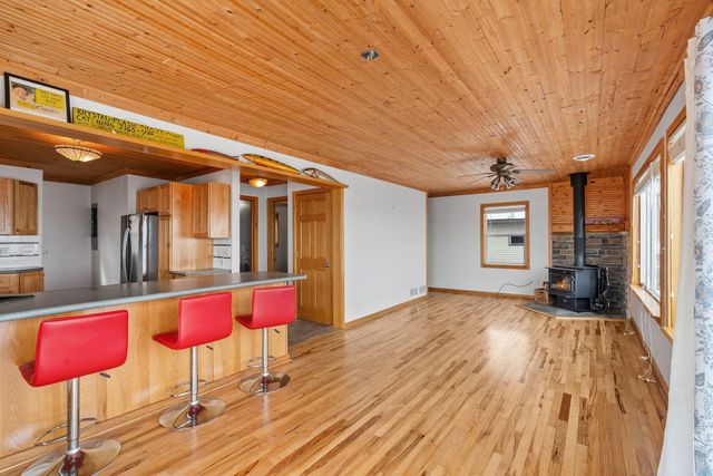 2358 Crest Way, Rush City, MN 55069