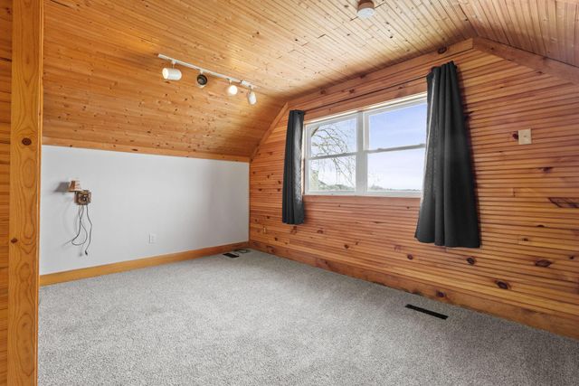 2358 Crest Way, Rush City, MN 55069