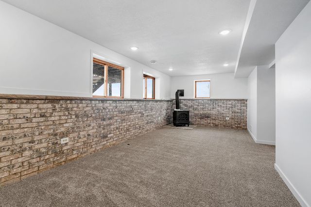 2358 Crest Way, Rush City, MN 55069