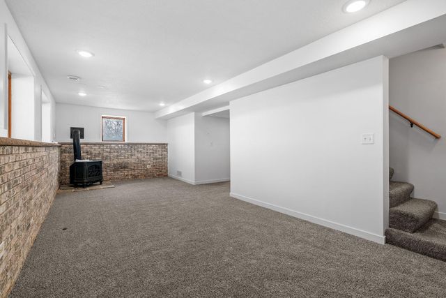 2358 Crest Way, Rush City, MN 55069