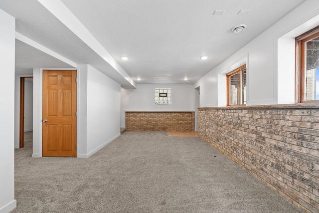 2358 Crest Way, Rush City, MN 55069