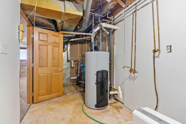 2358 Crest Way, Rush City, MN 55069