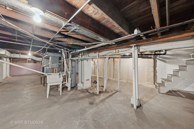 2242 W Taylor Street, Chicago, IL 60612