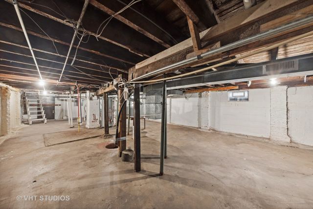 2242 W Taylor Street, Chicago, IL 60612