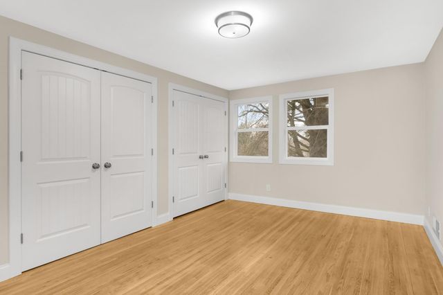 1077 Century Avenue S, Maplewood, MN 55119