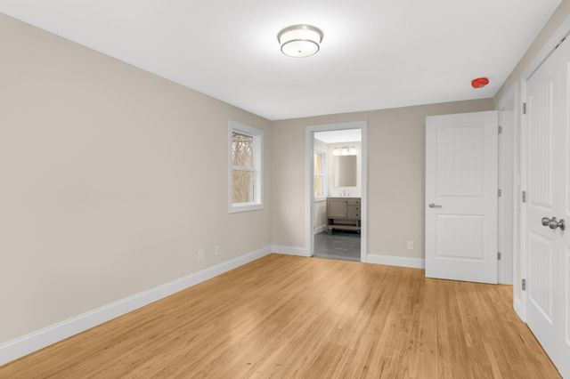 1077 Century Avenue S, Maplewood, MN 55119