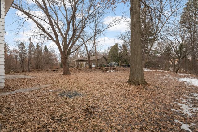 1077 Century Avenue S, Maplewood, MN 55119