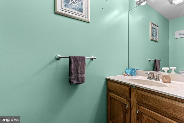 15 PINE RIDGE CIR, Enola, PA 17025