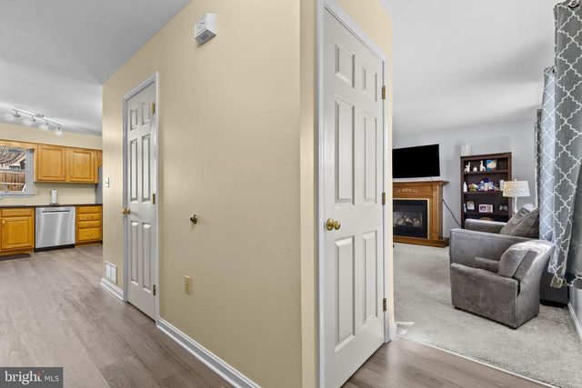 15 PINE RIDGE CIR, Enola, PA 17025