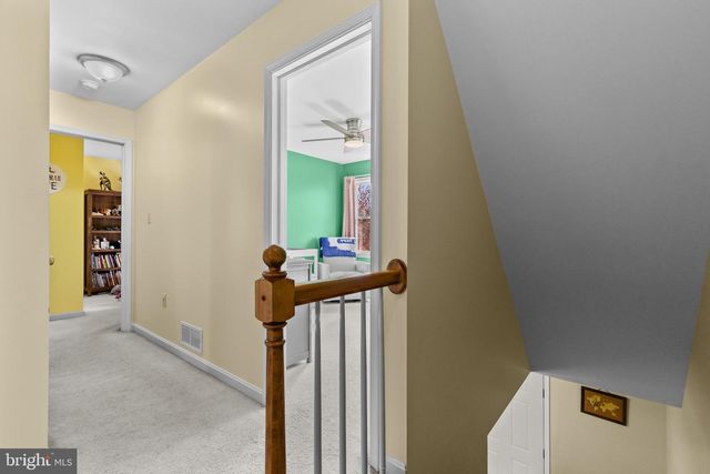 15 PINE RIDGE CIR, Enola, PA 17025