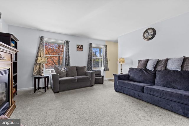 15 PINE RIDGE CIR, Enola, PA 17025