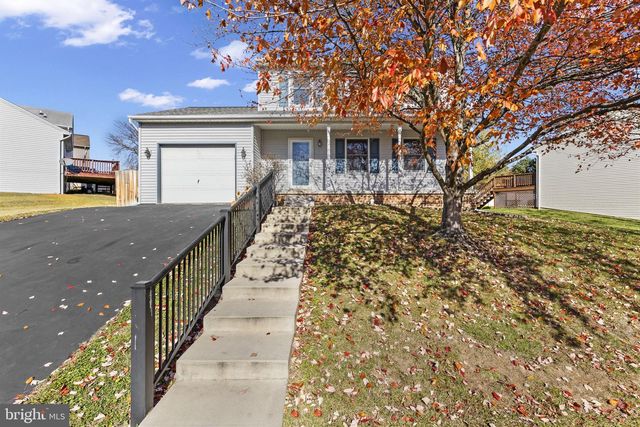 15 PINE RIDGE CIR, Enola, PA 17025