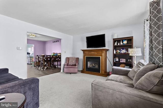 15 PINE RIDGE CIR, Enola, PA 17025