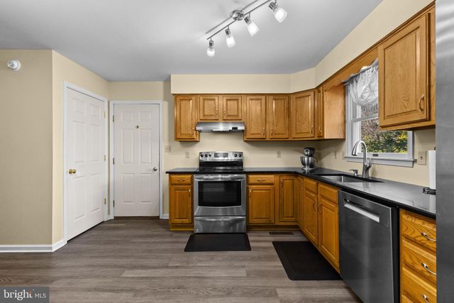 15 PINE RIDGE CIR, Enola, PA 17025