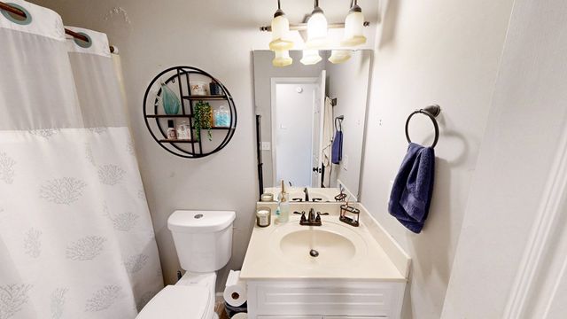 104 E Roxbury Road, Dothan, AL 36305