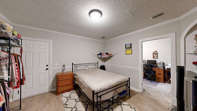 104 E Roxbury Road, Dothan, AL 36305