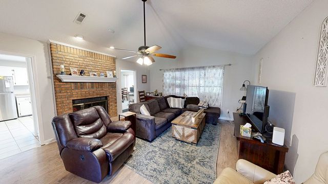 104 E Roxbury Road, Dothan, AL 36305
