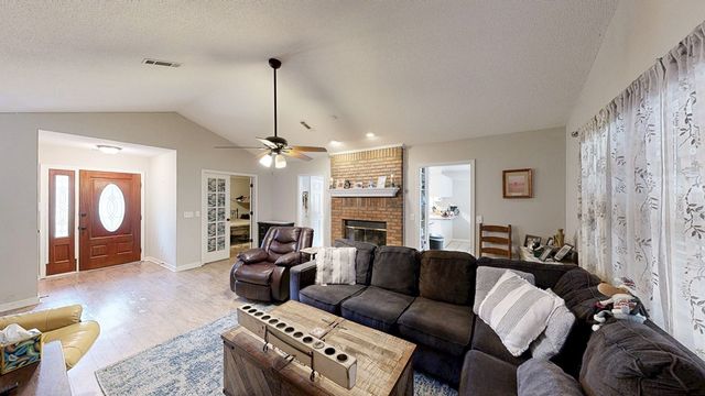104 E Roxbury Road, Dothan, AL 36305