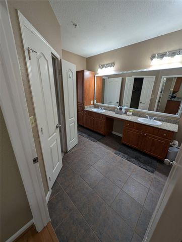 1711 Old Spanish Trail 341, Houston, TX 77054