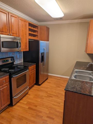 1711 Old Spanish Trail 341, Houston, TX 77054