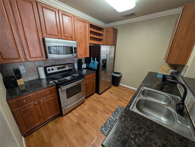 1711 Old Spanish Trail 341, Houston, TX 77054