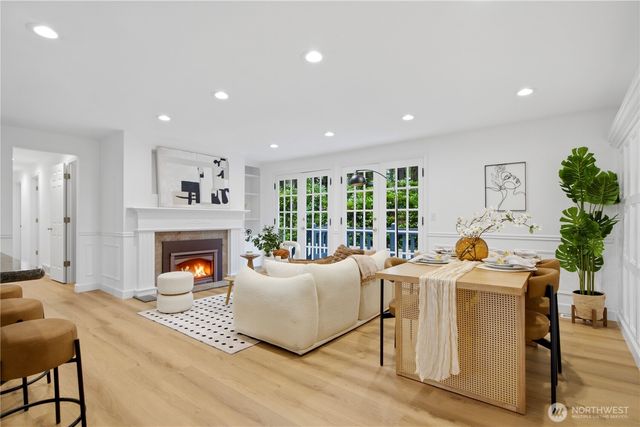 10627 SE 18th St, Bellevue, WA 98004