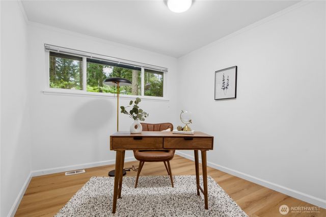 10627 SE 18th St, Bellevue, WA 98004