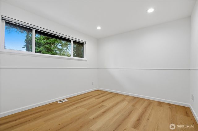 10627 SE 18th St, Bellevue, WA 98004