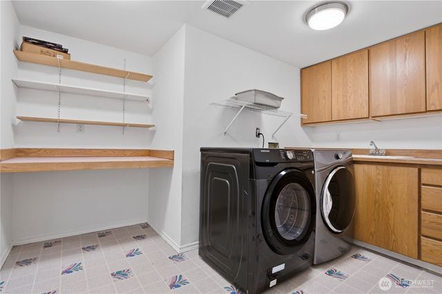 10627 SE 18th St, Bellevue, WA 98004