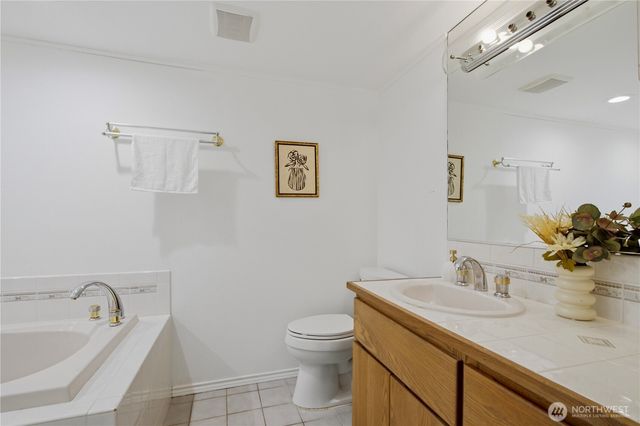 10627 SE 18th St, Bellevue, WA 98004