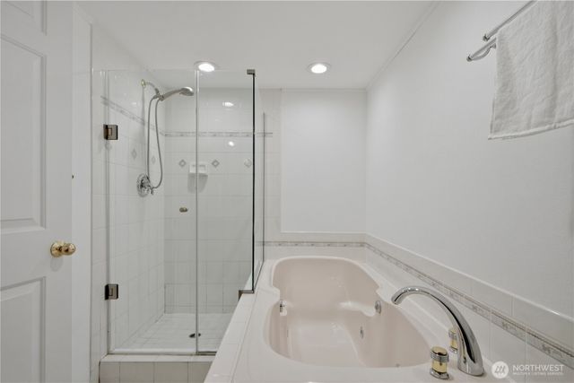 10627 SE 18th St, Bellevue, WA 98004