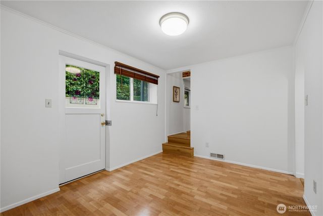 10627 SE 18th St, Bellevue, WA 98004