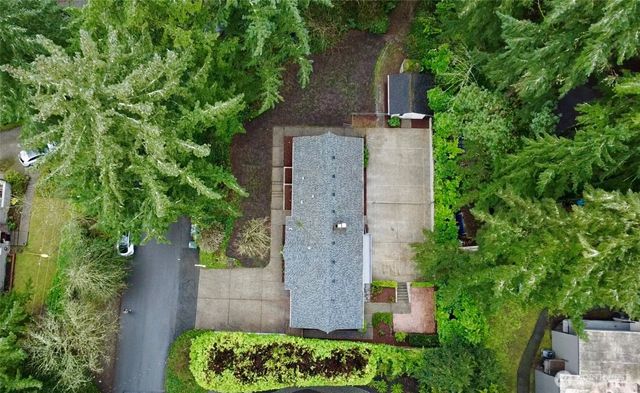 10627 SE 18th St, Bellevue, WA 98004