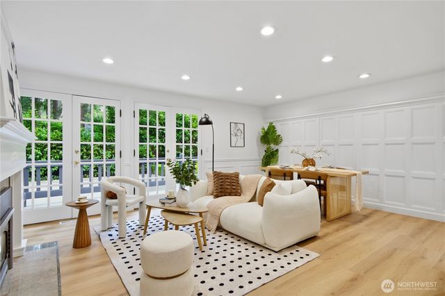 10627 SE 18th St, Bellevue, WA 98004