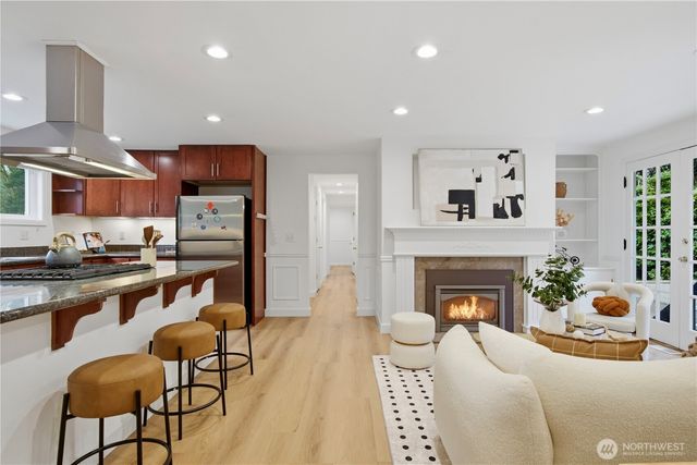 10627 SE 18th St, Bellevue, WA 98004