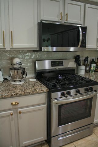 2209 Bettylou LN, Austin, TX 78754