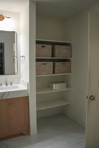 2209 Bettylou LN, Austin, TX 78754